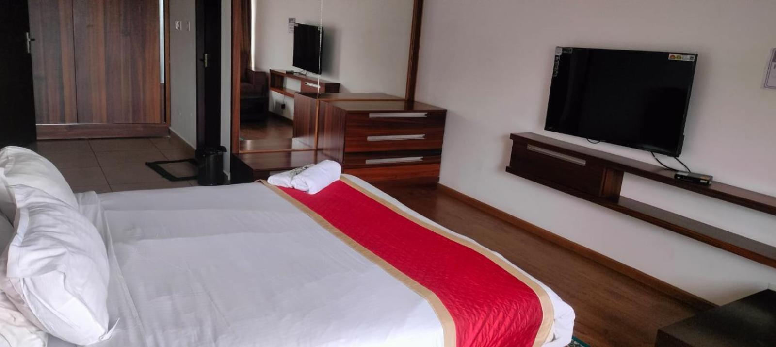 Ezebella Luxury Service Villa Ooty Exterior photo
